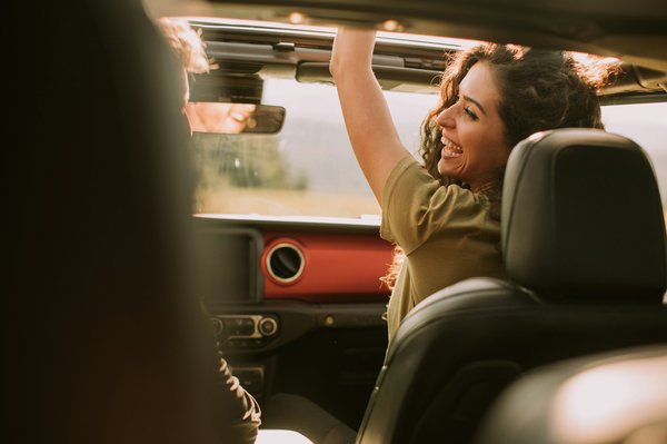 Quels sont les meilleurs conseils pour organiser un road trip à travers l'Irlande : itinéraires et équipements ?